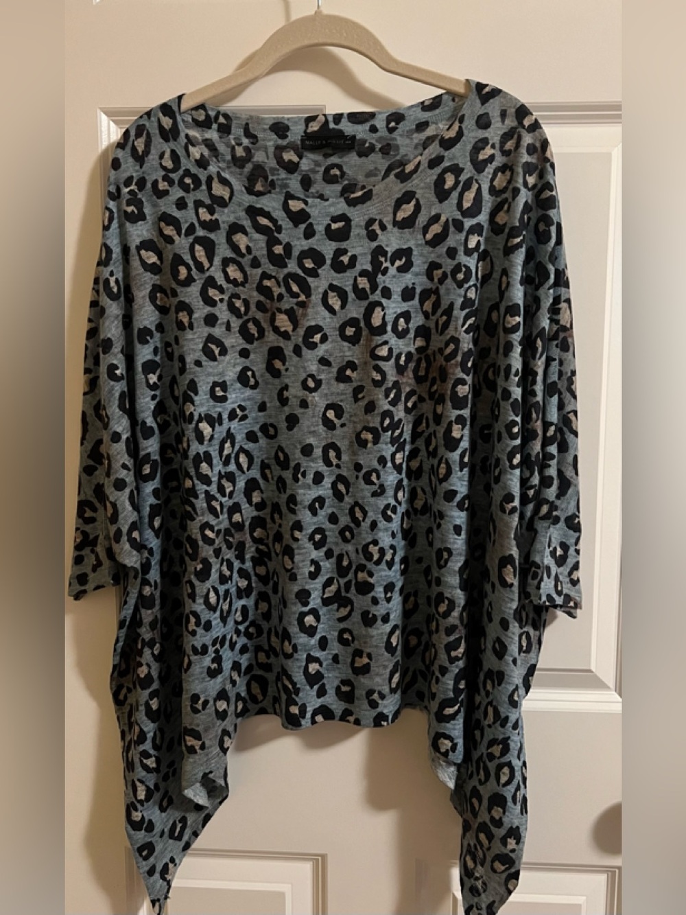 EUC Nally & Millie animal print grunge poncho style top. SizeOS
